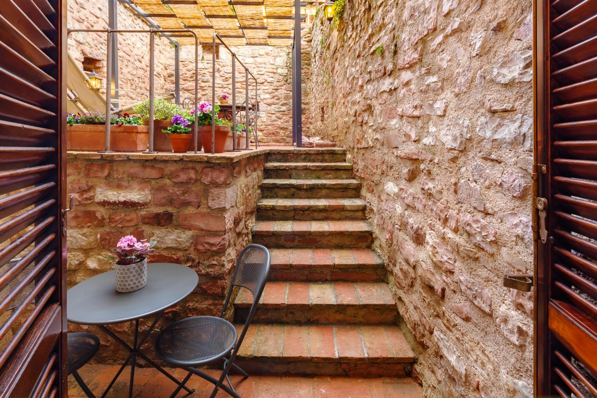 La Piccola Corte Apartment สเปลโล ภายนอก รูปภาพ