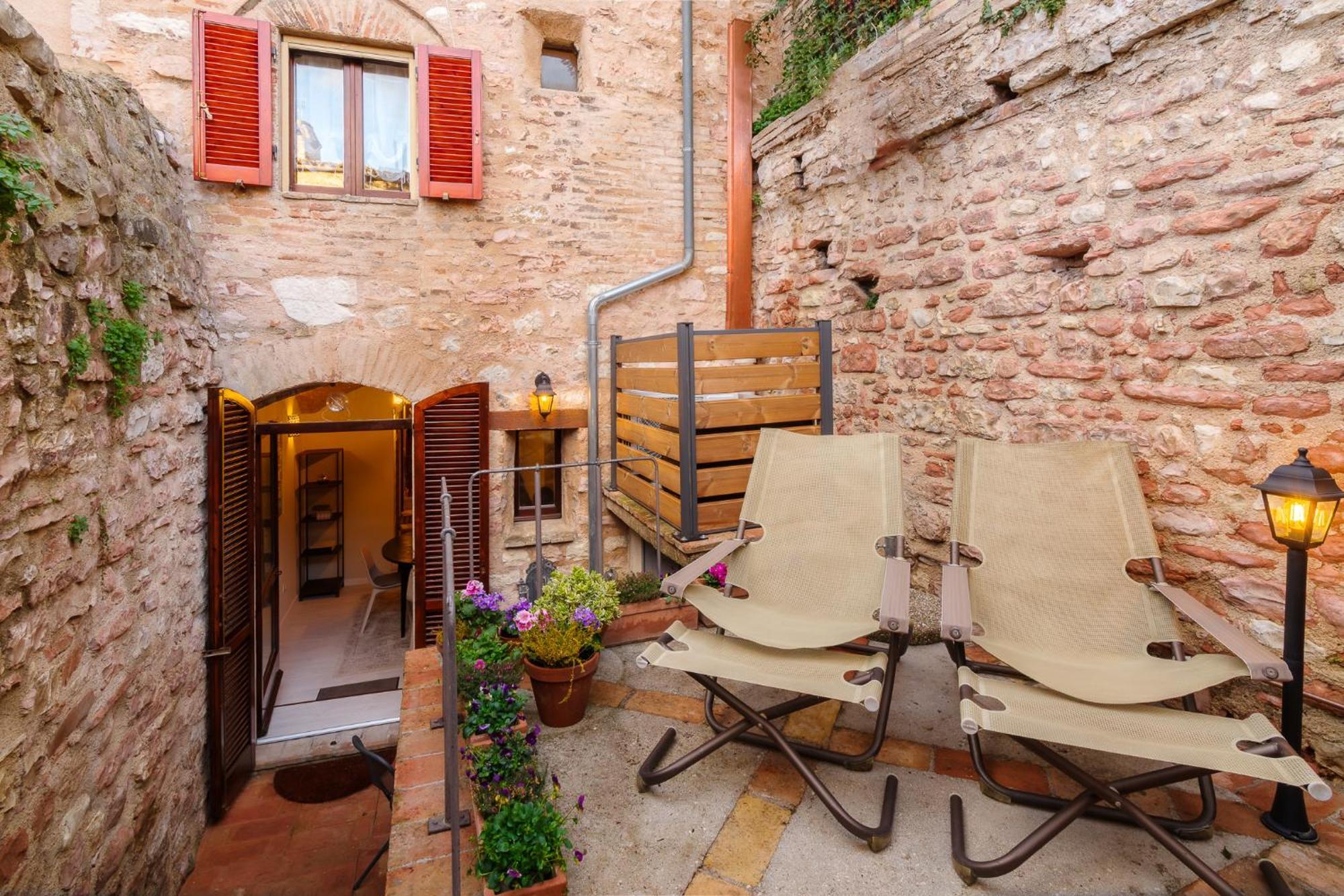 La Piccola Corte Apartment สเปลโล ภายนอก รูปภาพ