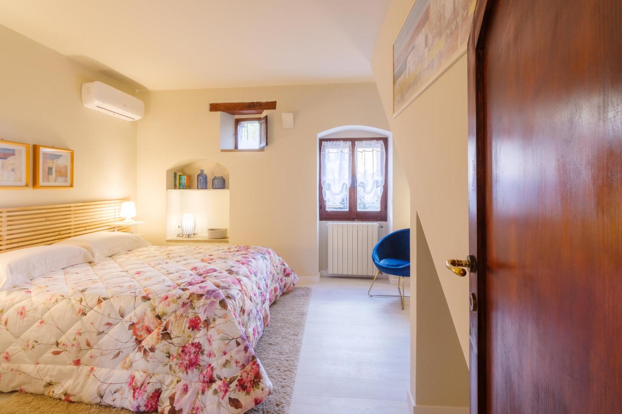 La Piccola Corte Apartment สเปลโล ภายนอก รูปภาพ